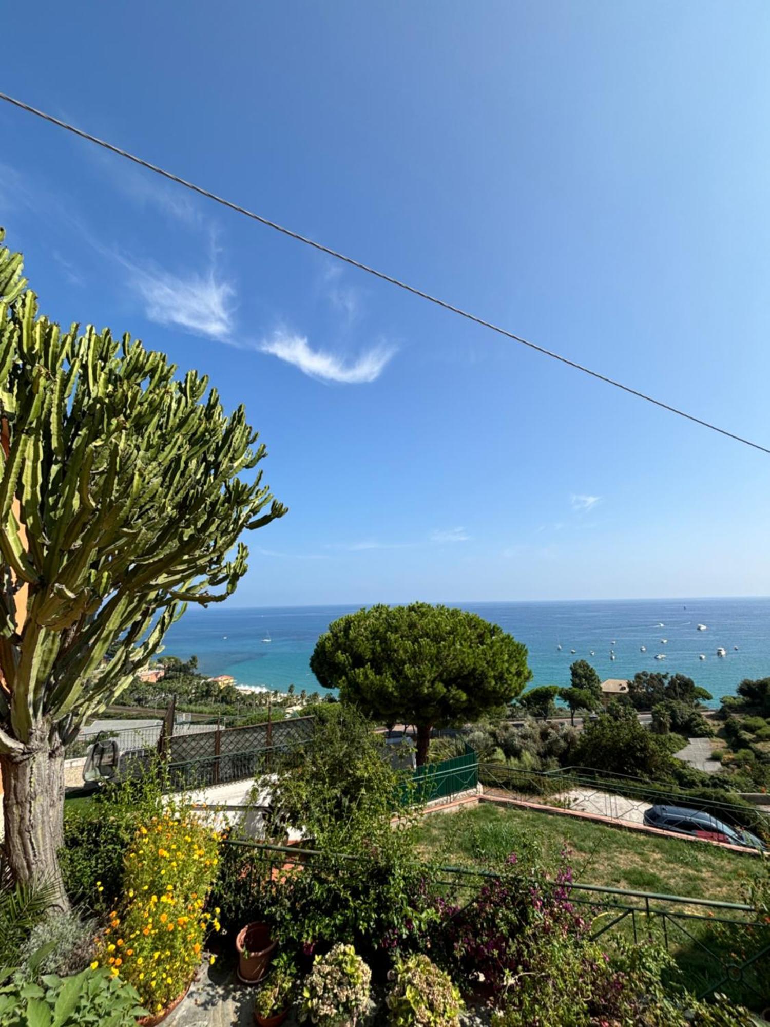 Il Giardino Del Mare Apartment Ventimiglia Exterior foto