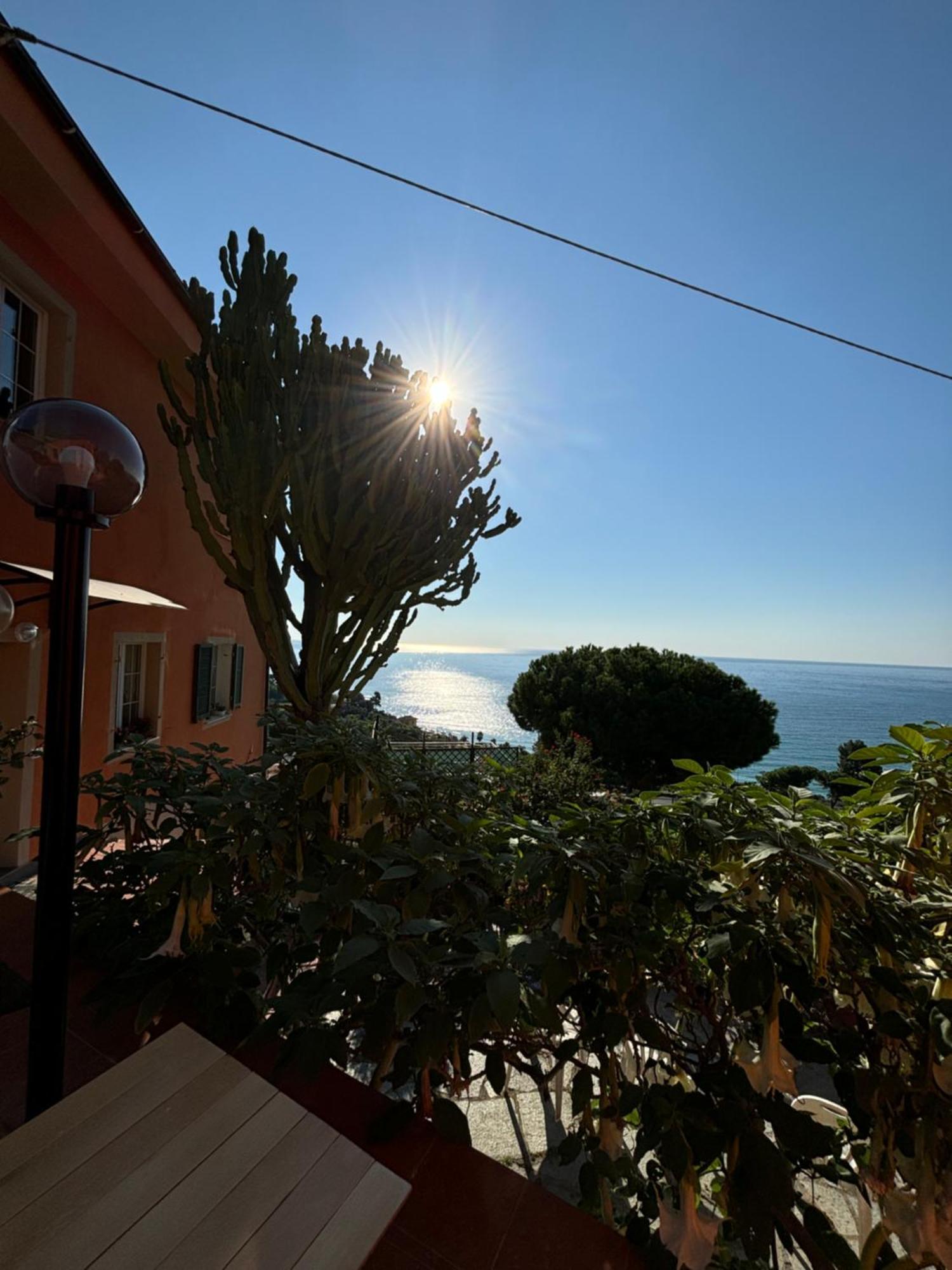 Il Giardino Del Mare Apartment Ventimiglia Exterior foto